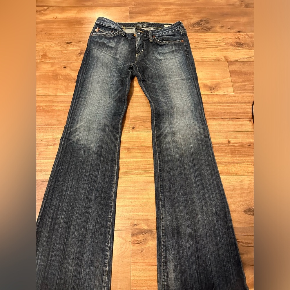 Bootcut blue jeans